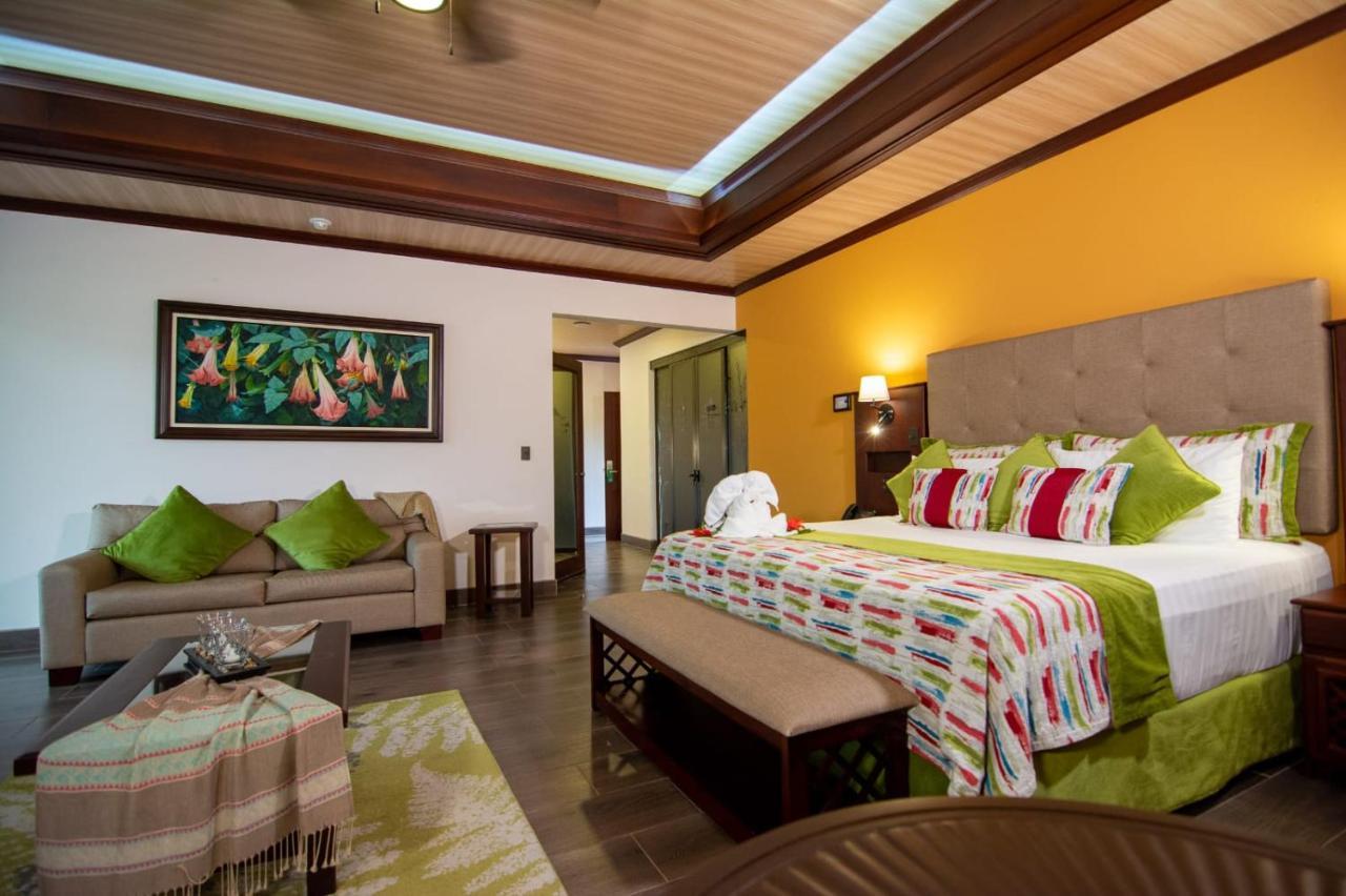 Hotel Arenal Springs Resort & Spa La Fortuna Zewnętrze zdjęcie A room at the hotel