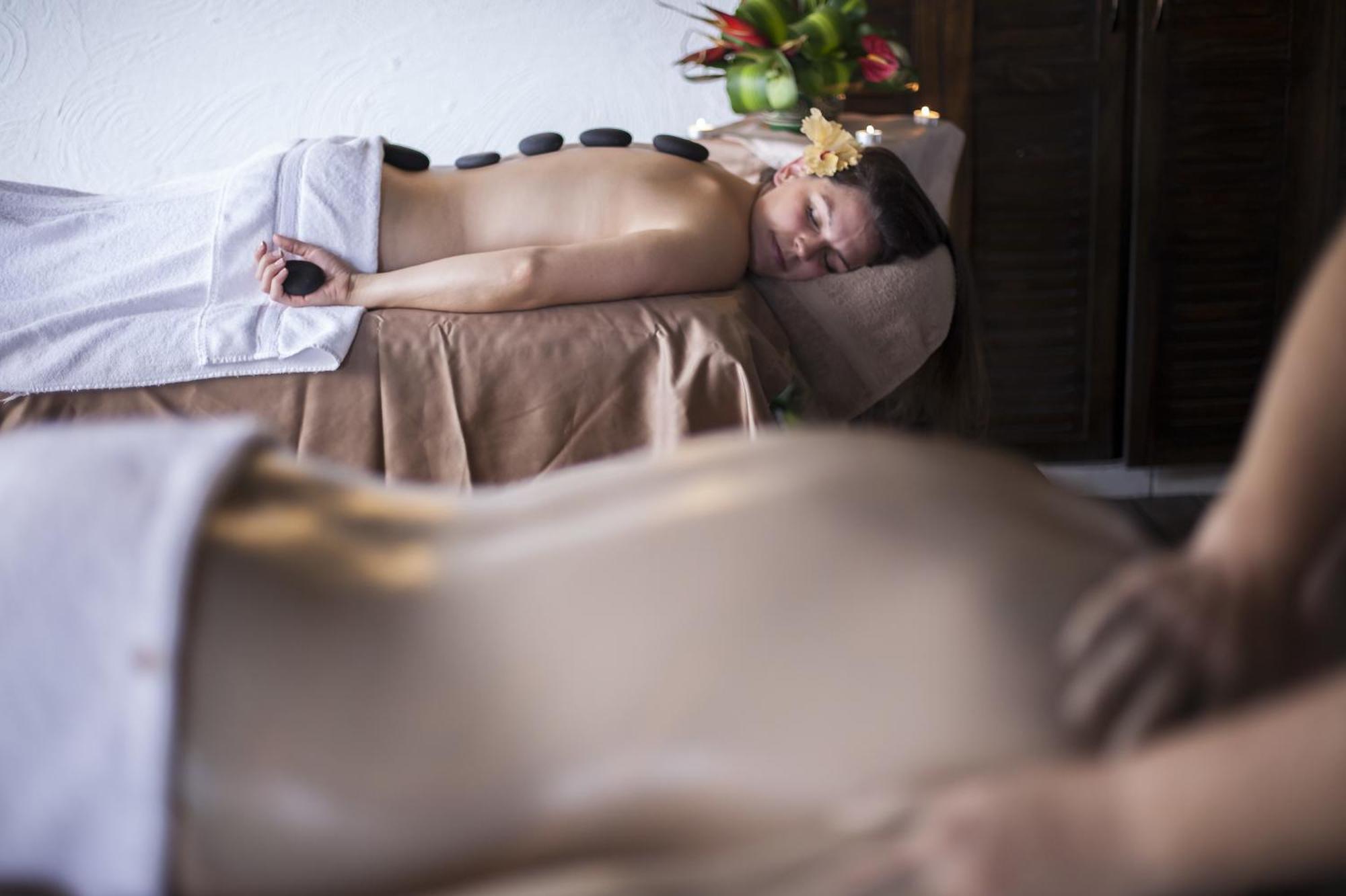 Hotel Arenal Springs Resort & Spa La Fortuna Zewnętrze zdjęcie Hot stone massage